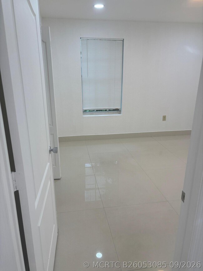 Photo - 1208 N 57th Ave Unit B