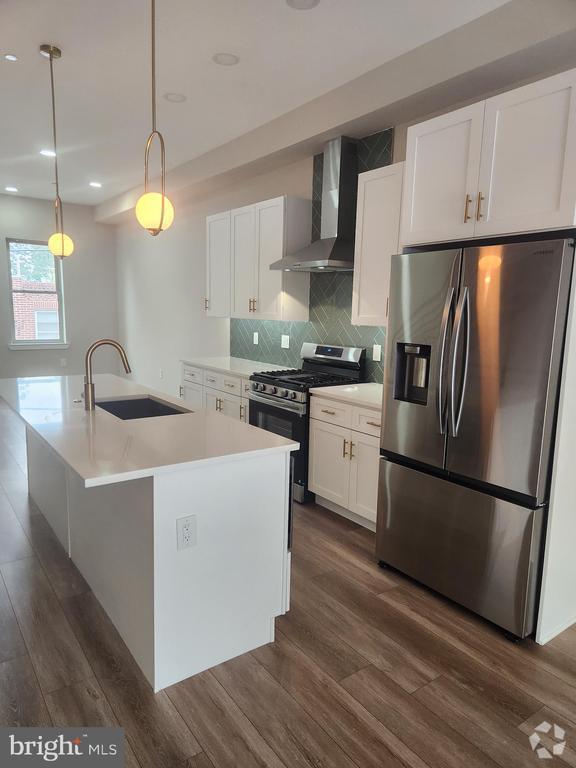 Building Photo - 3221 Mercer St Rental