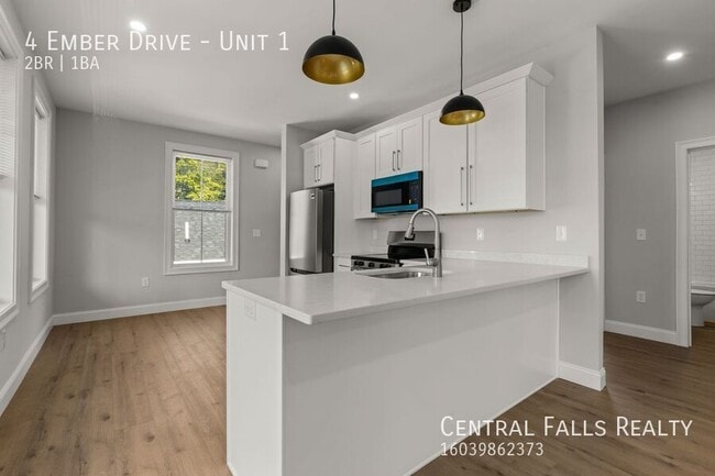 Photo - 4 Ember Drive-Unit 1 Unidad 1