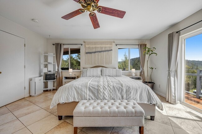 Photo - 323 Bodmer Ln