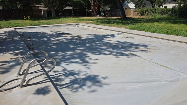 Photo - House with a pool