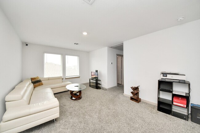 Photo - 311 John House Ln