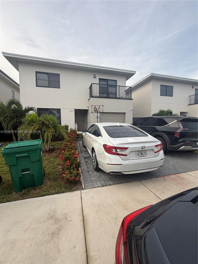 Photo - 1387 NW 2nd Ln