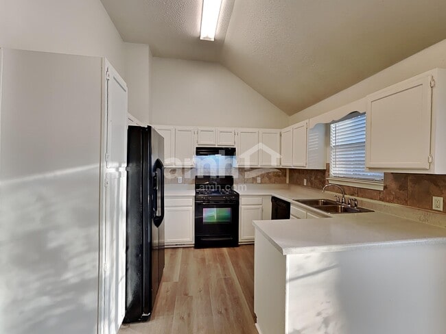 Photo - 154 Spring Creek Ct