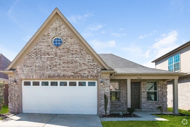 Building Photo - 9889 Southern Oak Way Rental