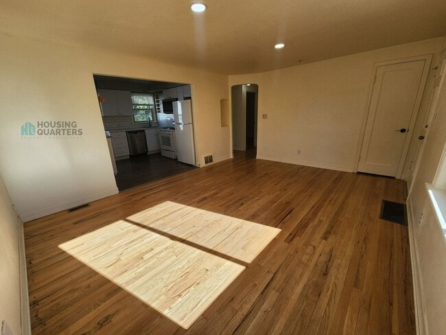 Photo - 3904 W Wellesley Ave