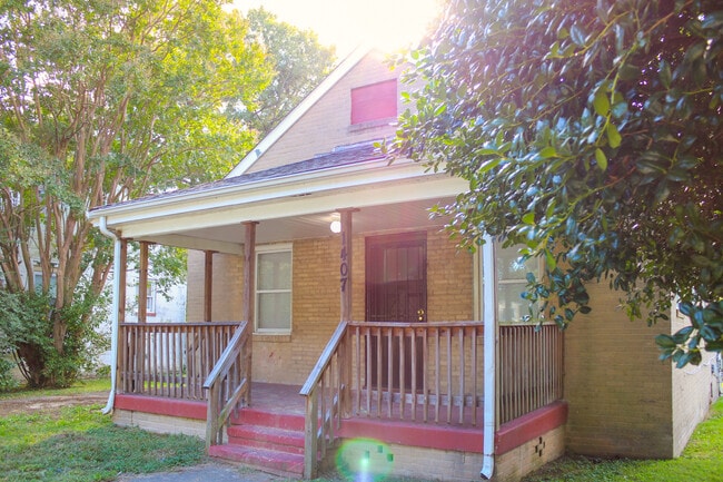 Photo - 1407 Chambers St