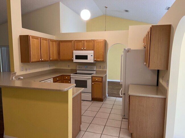 Photo - 260 Mirage Ave SE