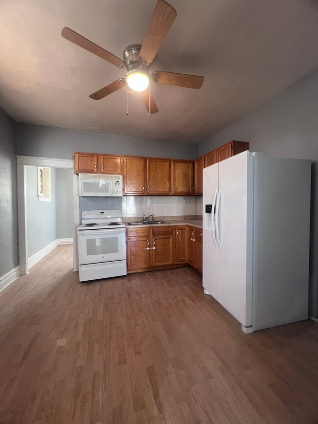 Photo - 4360 Gannett St