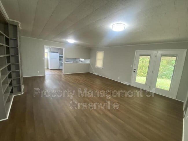 Photo - 549 State Rd S-30-82