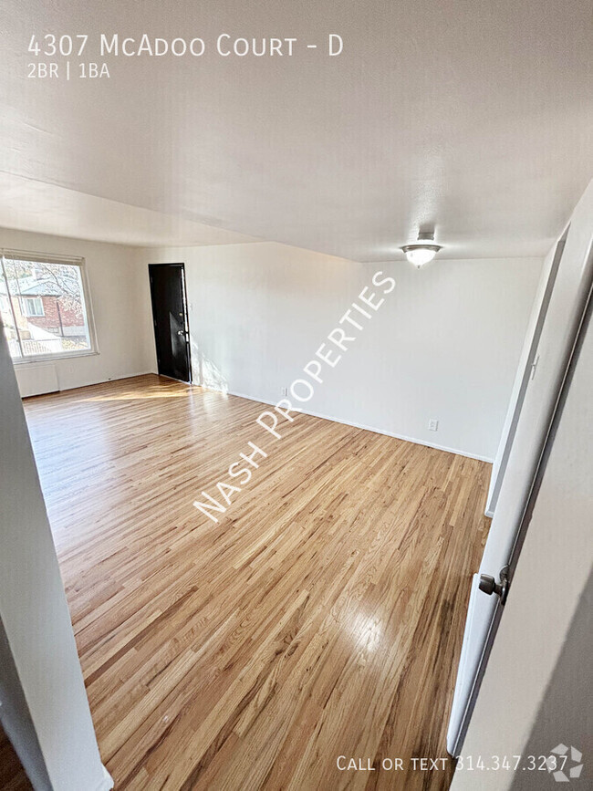 Building Photo - $900 - 2 Bed / 1 Bath apartment in Mehlvil... Unit D