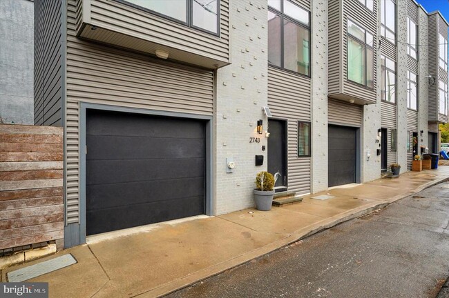 Photo - 2743 W George St Townhome