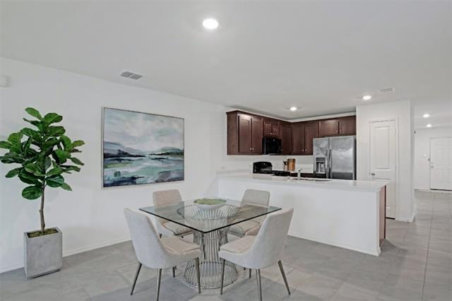 Photo - 14048 Earlham St