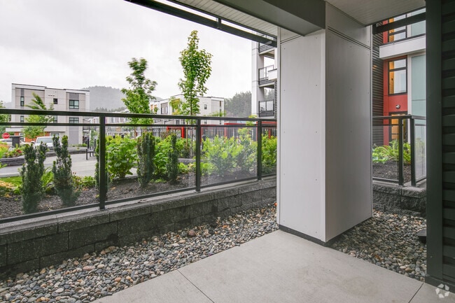 2BR, 1BA - 591SF - Balcony