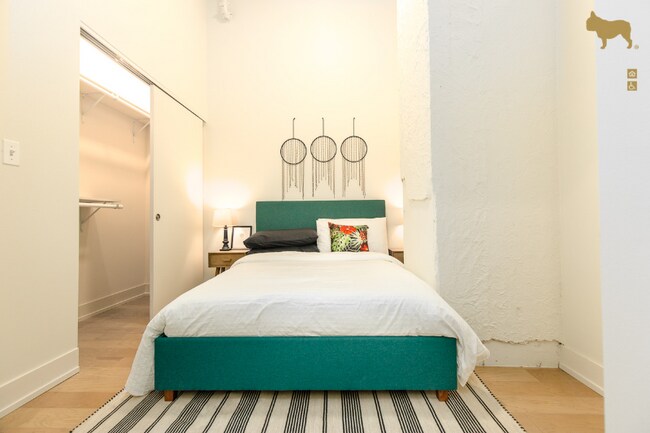 Photo - 33 E Adams St