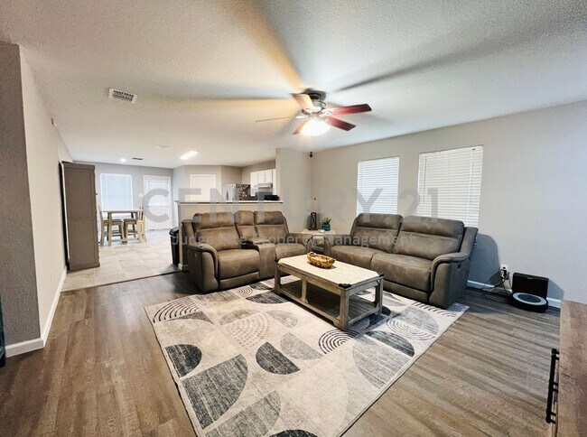 856 Poncho Ln