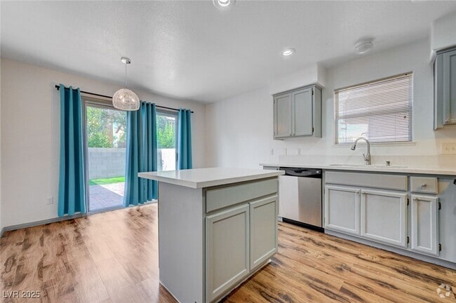 Building Photo - 8016 Cetus Cir Unit 101 Rental
