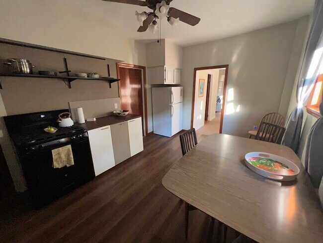 Photo - 151 1/2 Bradley St