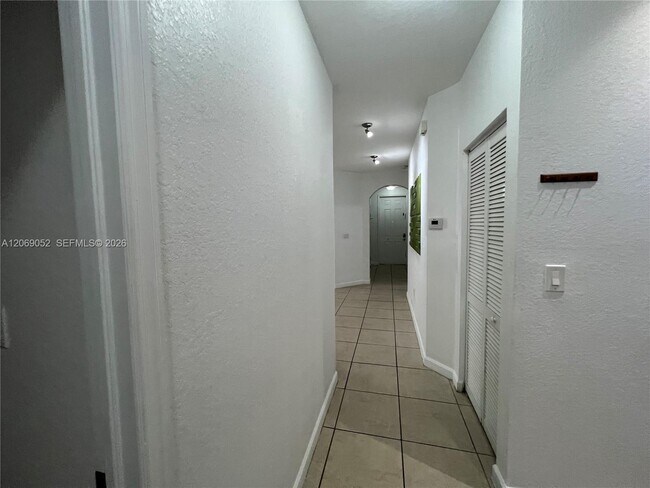 Photo - 2410 NE 4th St