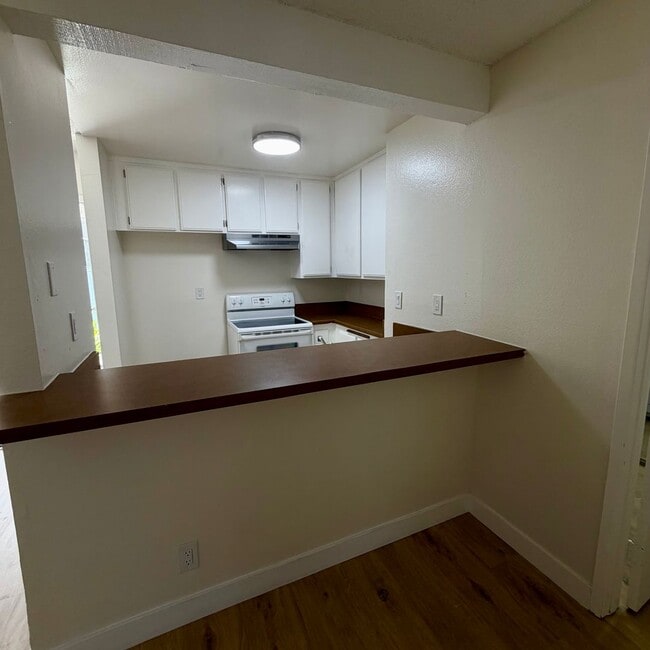 Photo - 21801 Roscoe Blvd Unidad 128