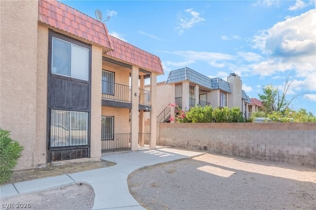 Photo - 2257 Exeter Dr Unit B