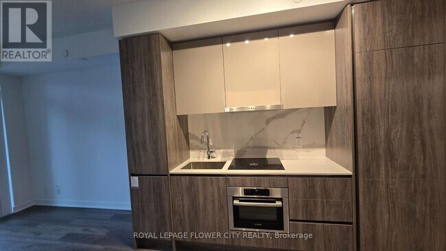 Photo - 180 Front St E Unité 1915