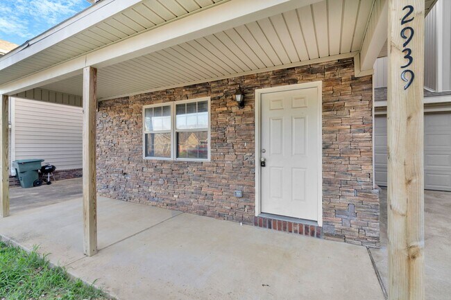 2939 W Scottswood Pl