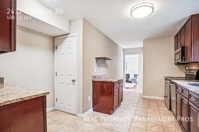 2412 Ivywood Rd