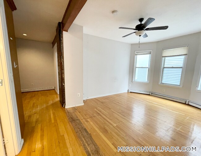 7 Iroquois St Unit 2