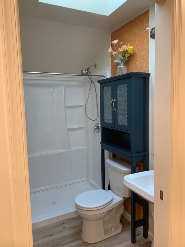 Photo - 2028 Store Rd