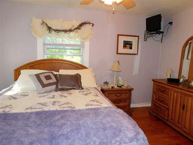 **WINTER RENTAL** 2 Bedroom Ranch - Your W... - **WINTER RENTAL** 2 Bedroom Ranch - Your W...