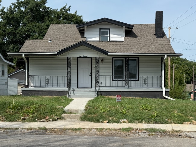 Building Photo - 800 S Huttig Ave Rental
