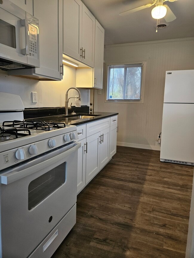 Photo - 6301 E 3rd Ave