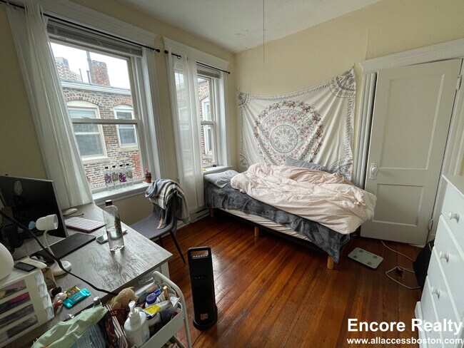 Photo - 883 Huntington Ave Unidad 12