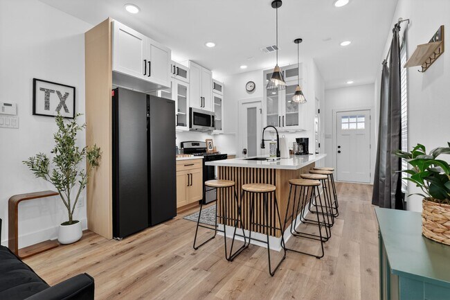 Photo - 4609 Bricker St Unidad C