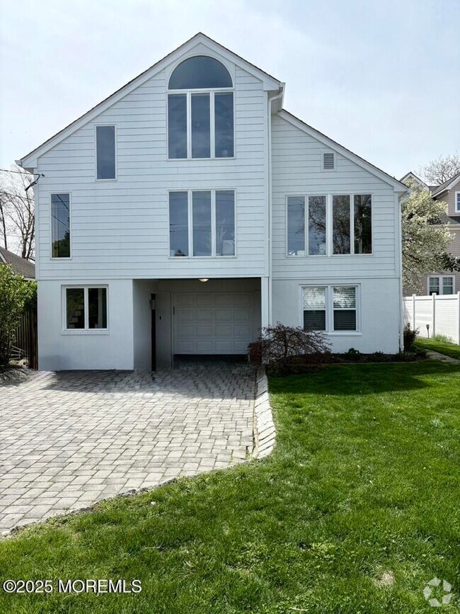 Building Photo - 121 Bridge Ave Rental