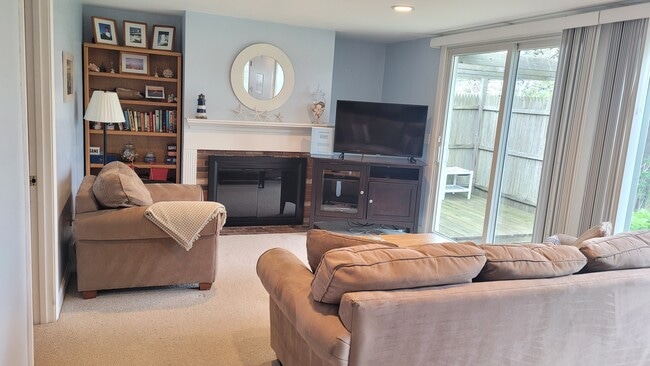 1 Sandpiper Ln Unit 1