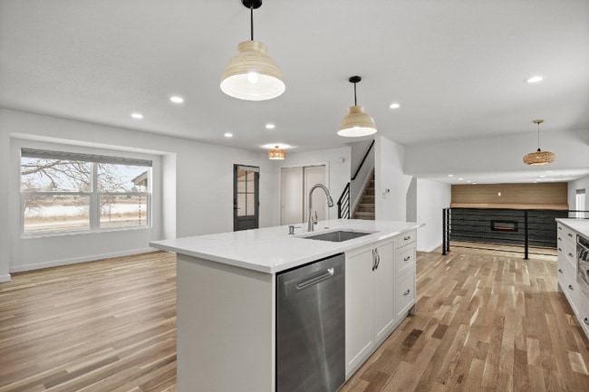 Photo - 2967 Lakeshore Dr