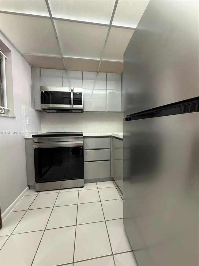 Photo - 6820 W Flagler St Unidad 407