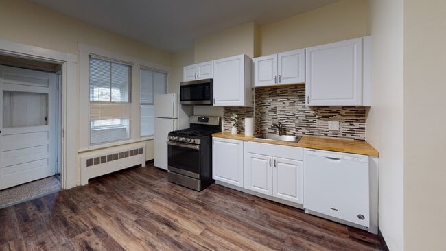 Building Photo - 69 Holworthy St Unit 2