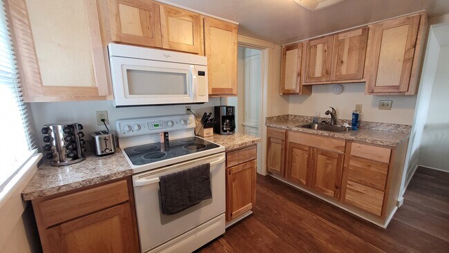 Kitchen - 106 12th St N Unit 106