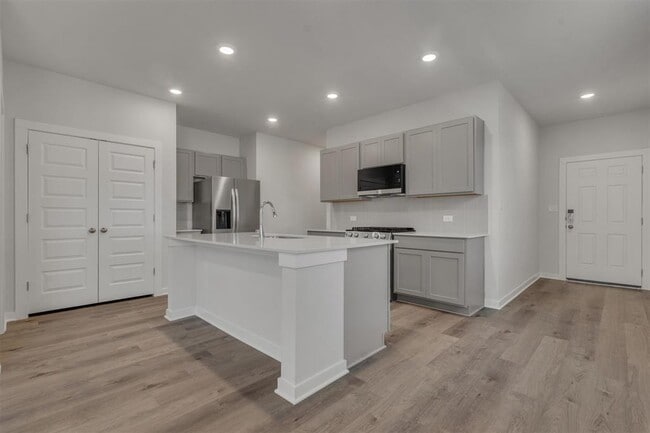 Photo - 130 Hornet St