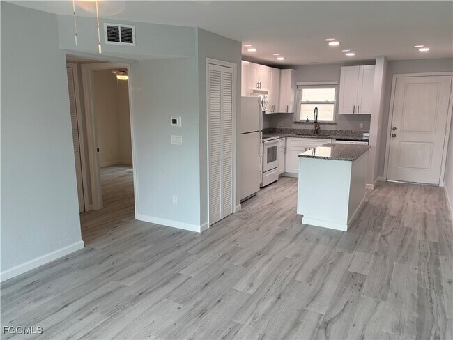 Building Photo - 16881 Davis Rd Unit 414 Rental