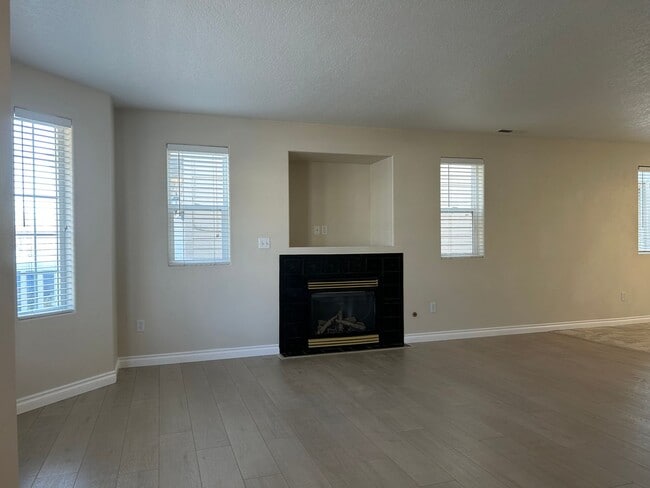 Photo - 2637 Dornoch Pl