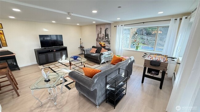 Photo - 4422 108th Ave E