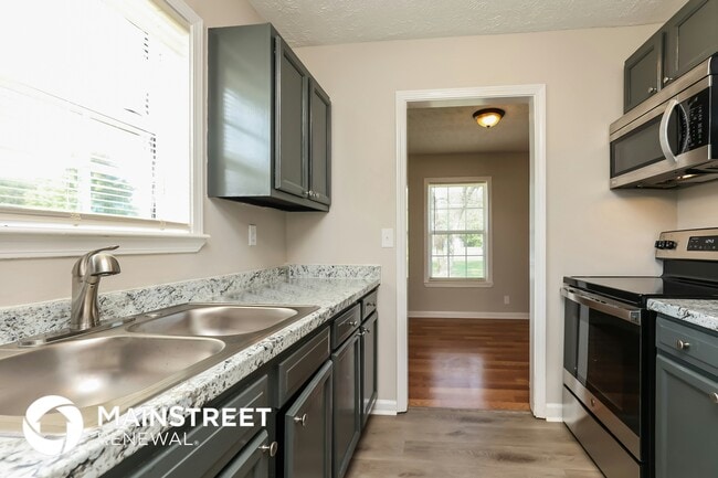 Photo - 380 Meadowview Dr