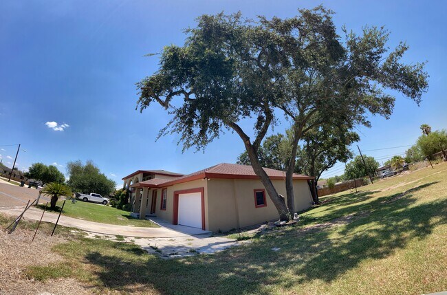 Photo - 2113 W Barcelona Ave