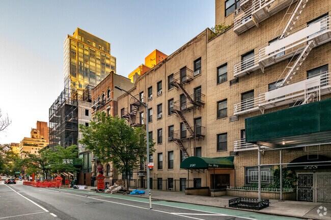 Photo - 234 E 52nd St