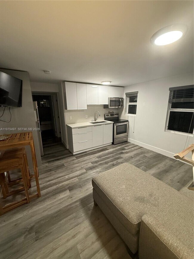 Photo - 2020 Washington St Unit 4