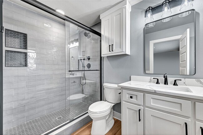 Photo - 1605 SE S St